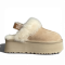 UGG Funkette Slipper Sand